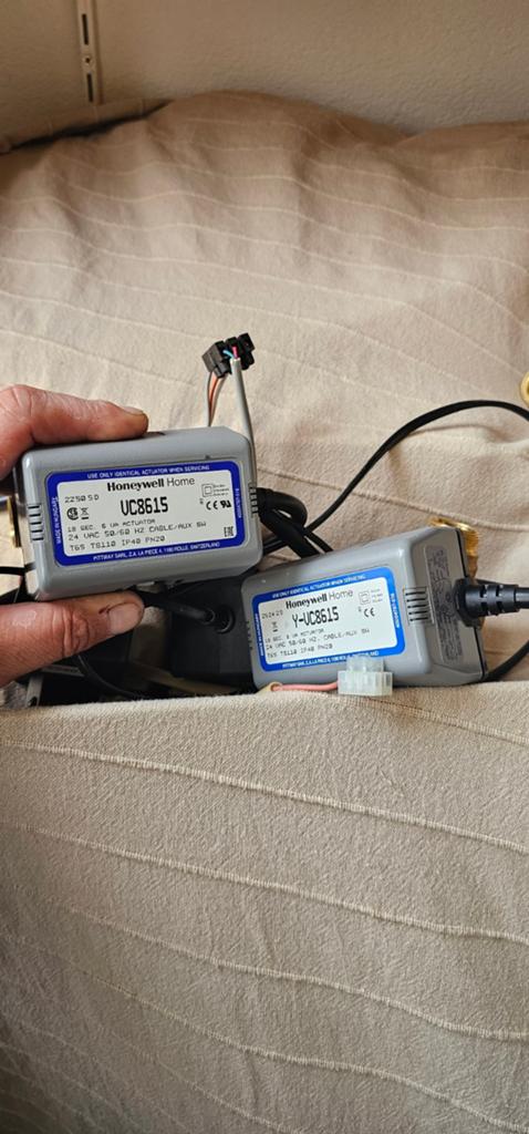 Honeywell kleppen voor twee zone verwarming, Doe-het-zelf en Verbouw, Gebruikt, Minder dan 30 cm, Overige typen, Minder dan 60 cm