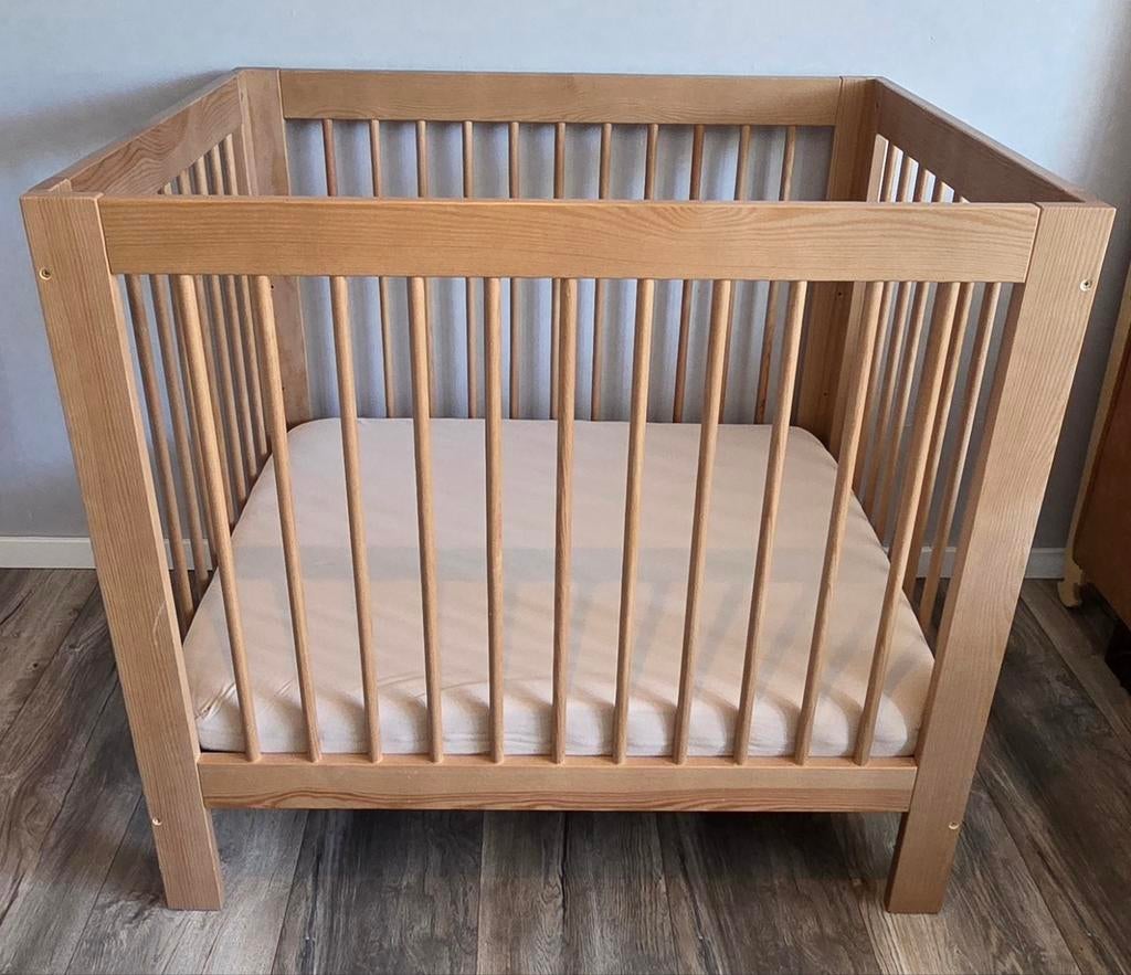Box Colorfull Home Luna V2 Pure Sand met matras en hoeslaken, Kinderen en Baby's, Boxen, Ophalen, Zo goed als nieuw, Vierkant