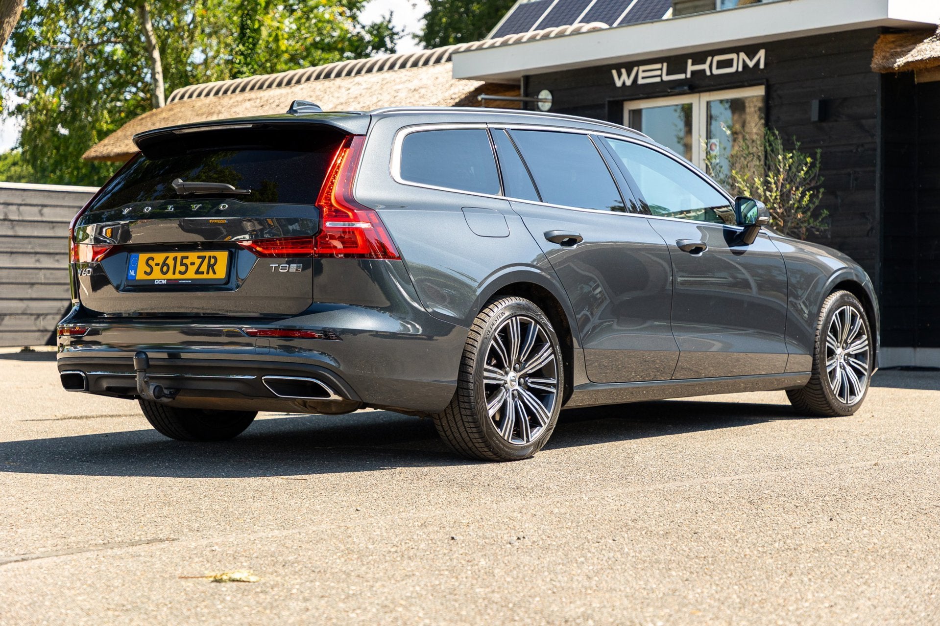 Volvo V60 2.0 T8 Twin Engine AWD I Inscription I Bowers & Wi, Automaat, Gebruikt, 4 cilinders, 1972 kg