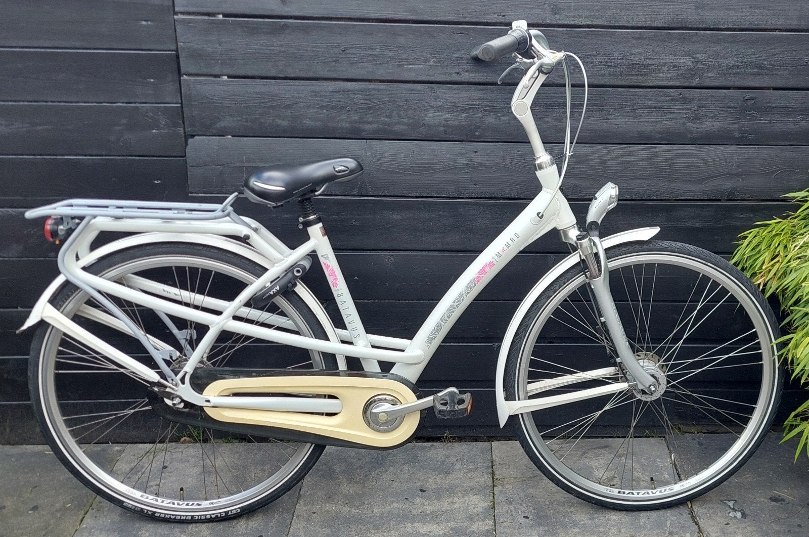 Batavus Mambo Citybike 28" N8 AXA, Fietsen en Brommers, Fietsen | Dames | Damesfietsen, 47 tot 50 cm, Batavus, Versnellingen, Ophalen of Verzenden