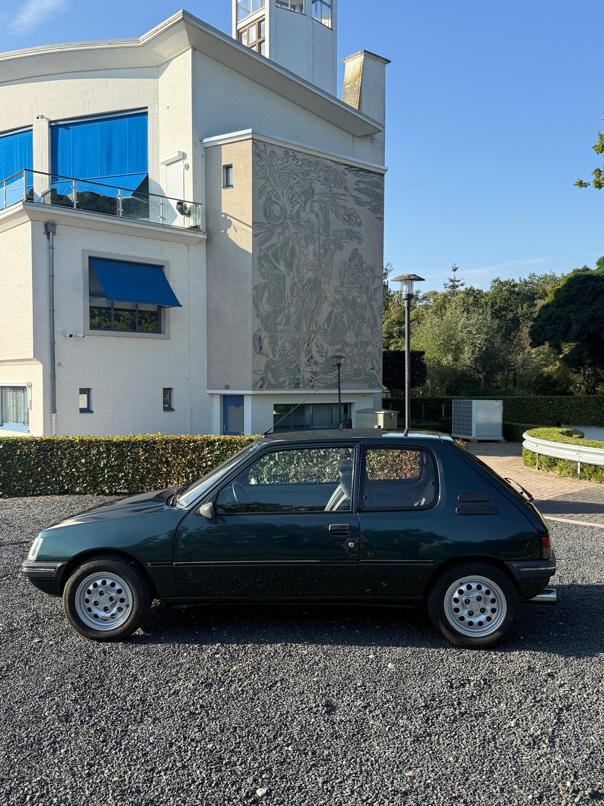 Sportieve Peugeot 205 1.6 automaat 1993 + GTI velgen & stuur, Stof, 880 kg, Origineel Nederlands, Grijs