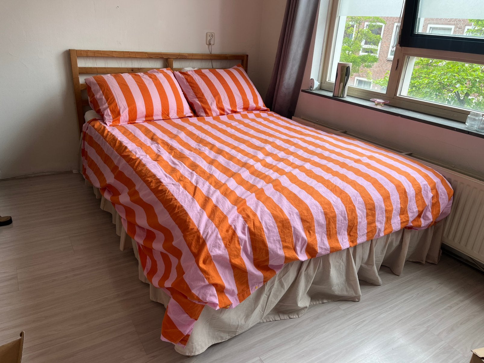 IKEA TARVA bed frame 140x200 —including bed skirt from Jotex, Huis en Inrichting, Ophalen, Tweepersoons, 140 cm, Zo goed als nieuw
