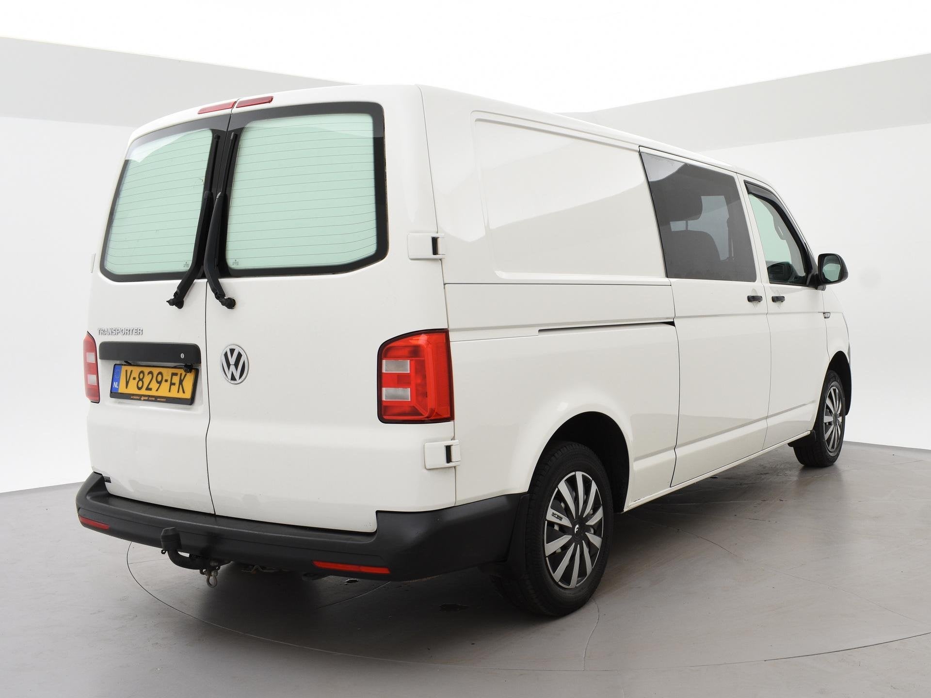 Volkswagen Transporter 2.0 TDI L2H1 5-PERS DUBBEL CABINE EUR, Auto's, Bestelauto's, Voorwielaandrijving, Stof, Gebruikt, 4 cilinders