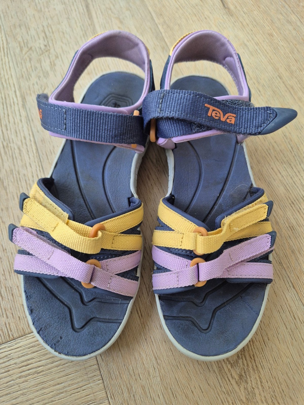 teva maat 33/34 paar weken gedragen op vakantie., Ophalen, Zo goed als nieuw, Jongen of Meisje, Overige typen