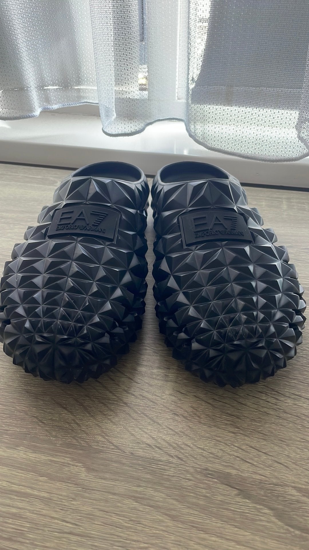 EA7 slippers, Ophalen of Verzenden, Zo goed als nieuw