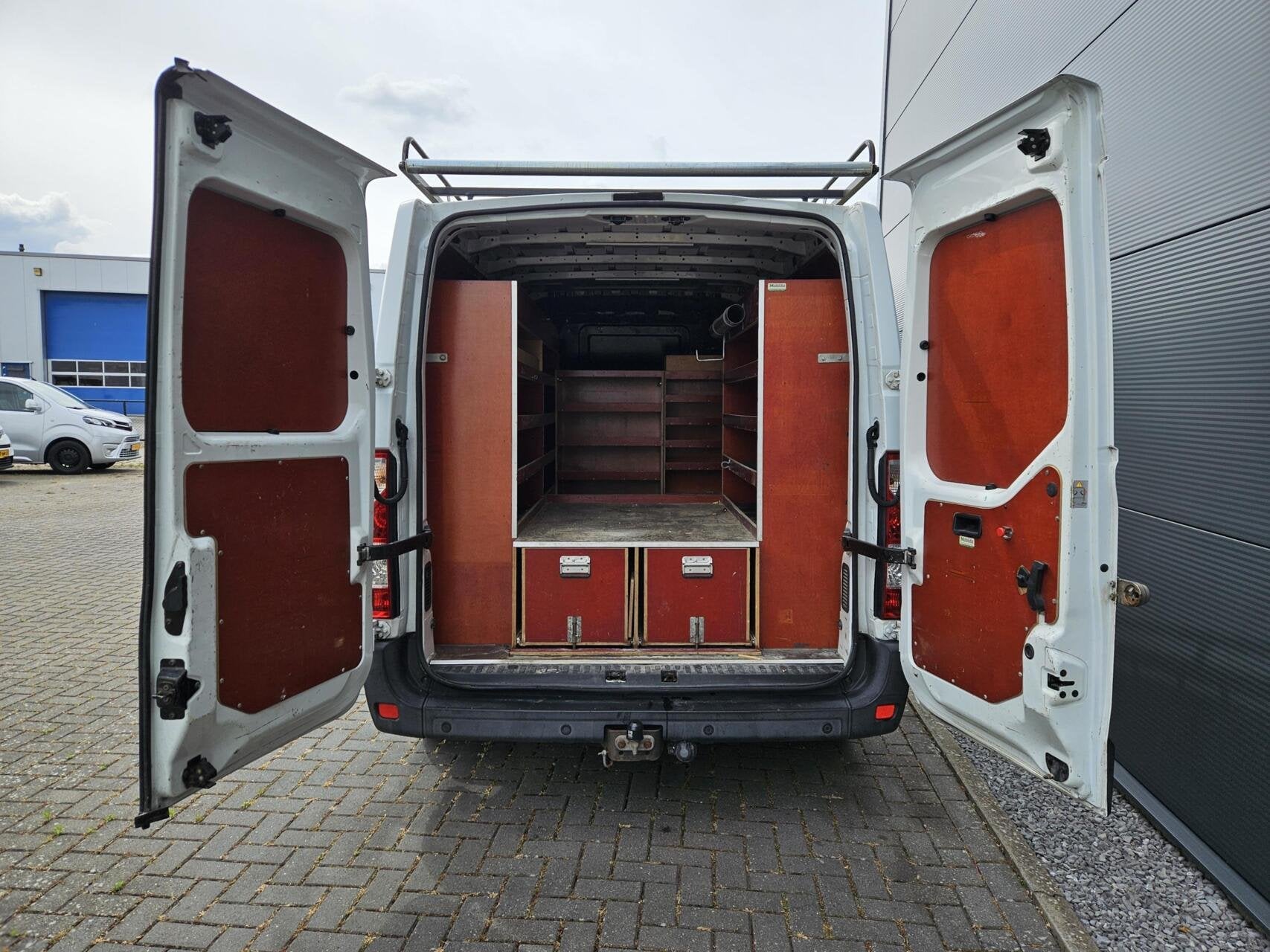 Renault Master 2.3 dCi L1H1 Airco Navi 110 PK inrichting Imp, Auto's, Bestelauto's, 13 km/l, Euro 5, Achterwielaandrijving, Gebruikt