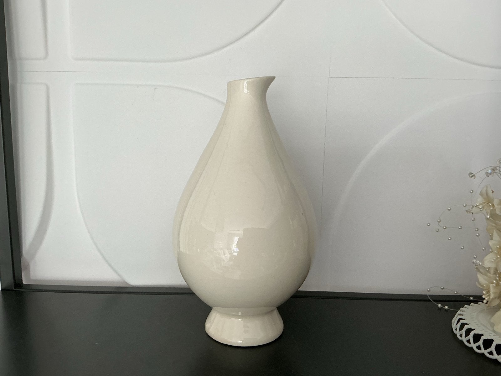 Vintage P. Regout Maastricht vaas, crème, Made in Holland, Antiek en Kunst, Antiek | Vazen, Ophalen of Verzenden