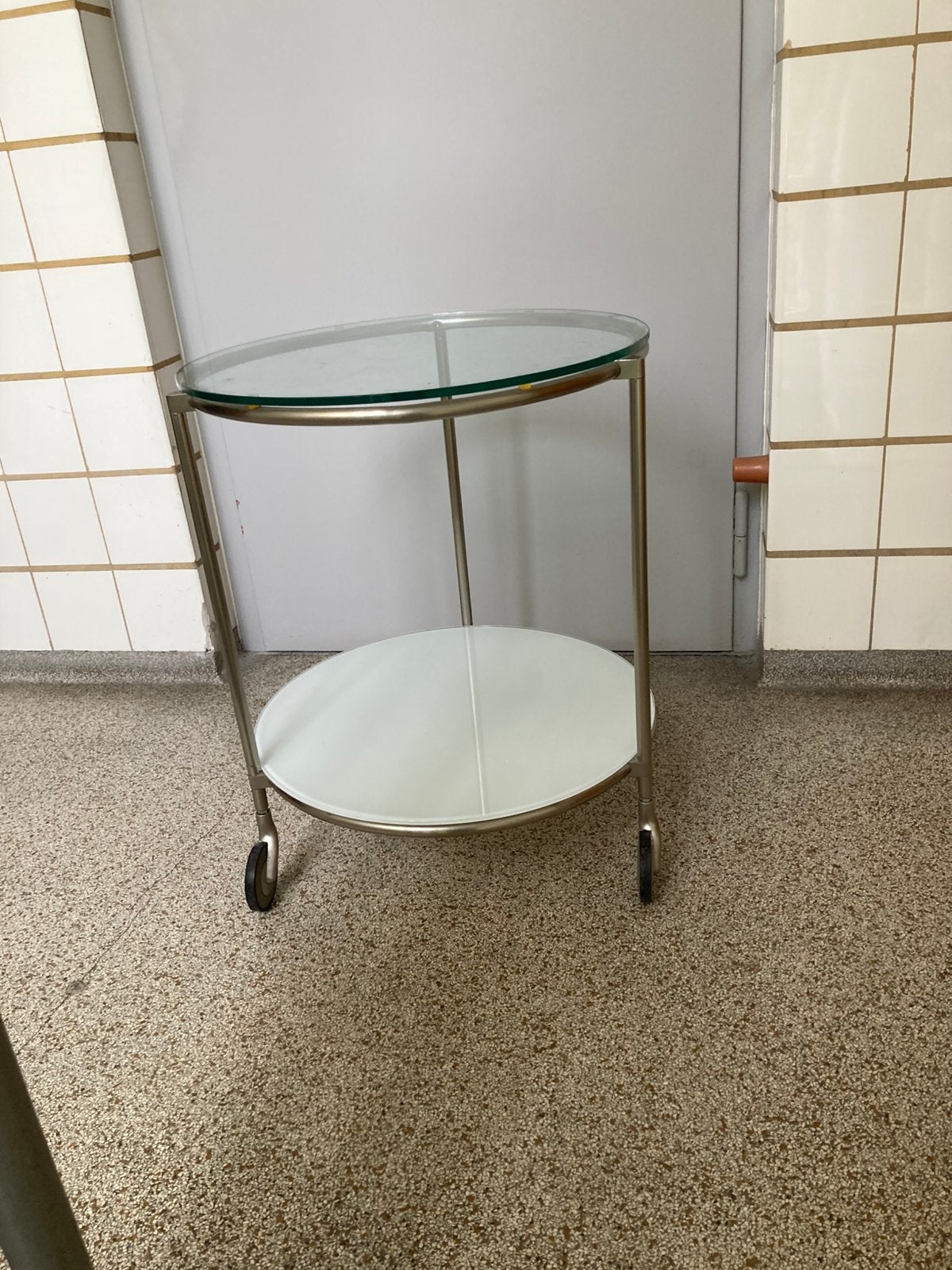 IKEA bijzettafel, Ophalen, Zo goed als nieuw