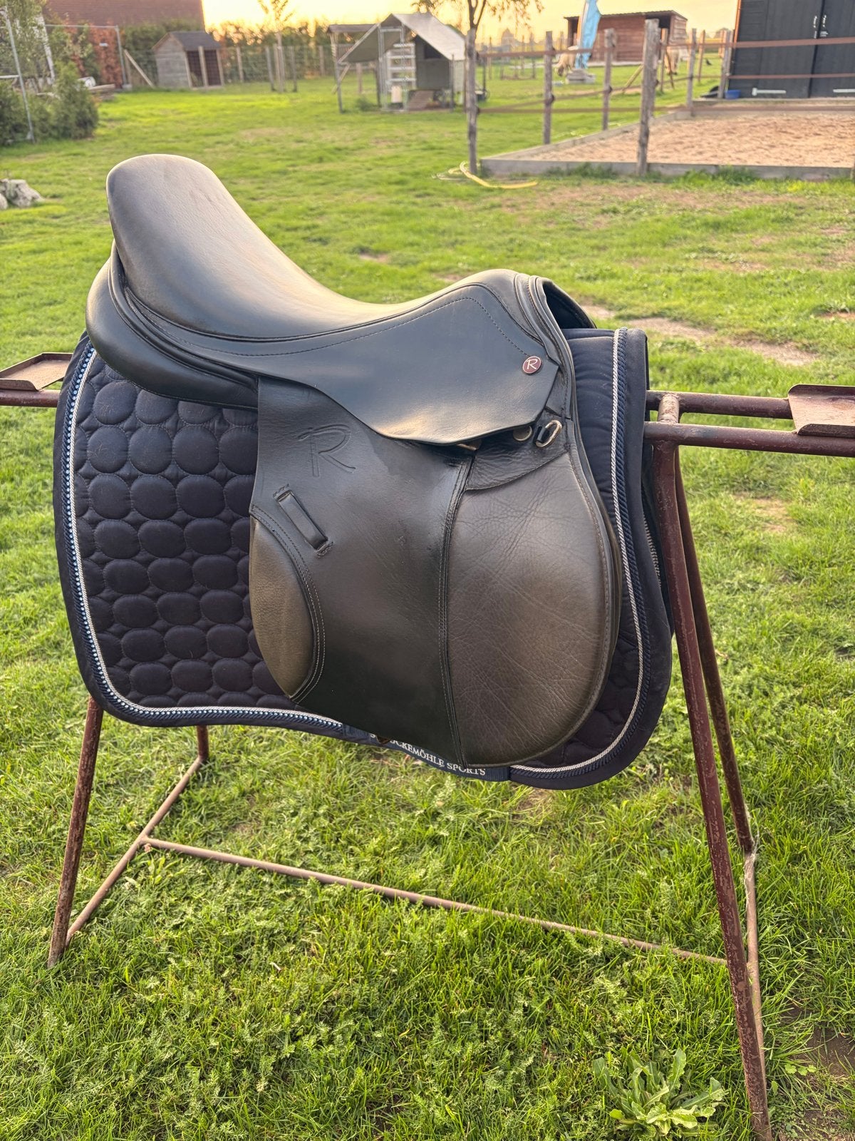 Rossner springzadel 17” medium boom. Zeer netjes., Dieren en Toebehoren, Ophalen, Gebruikt, M (17 inch), Rossner