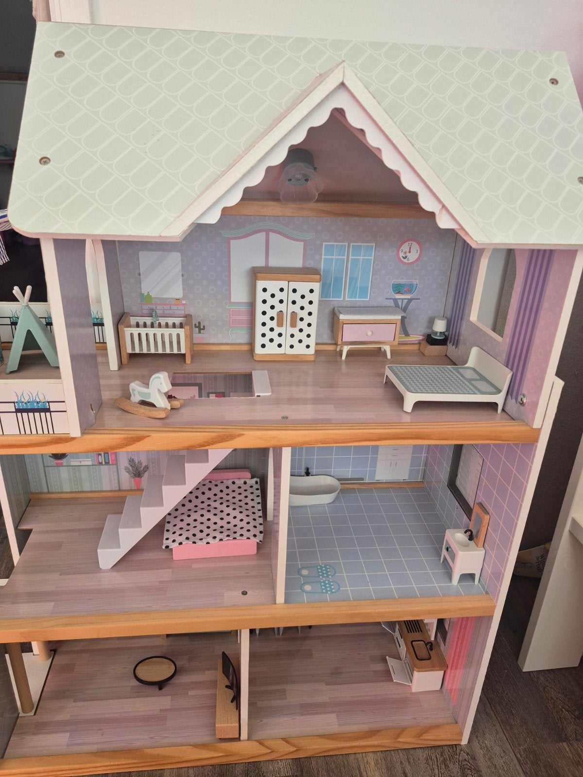 Mooi opknap poppenhuis met meubels, Ophalen of Verzenden