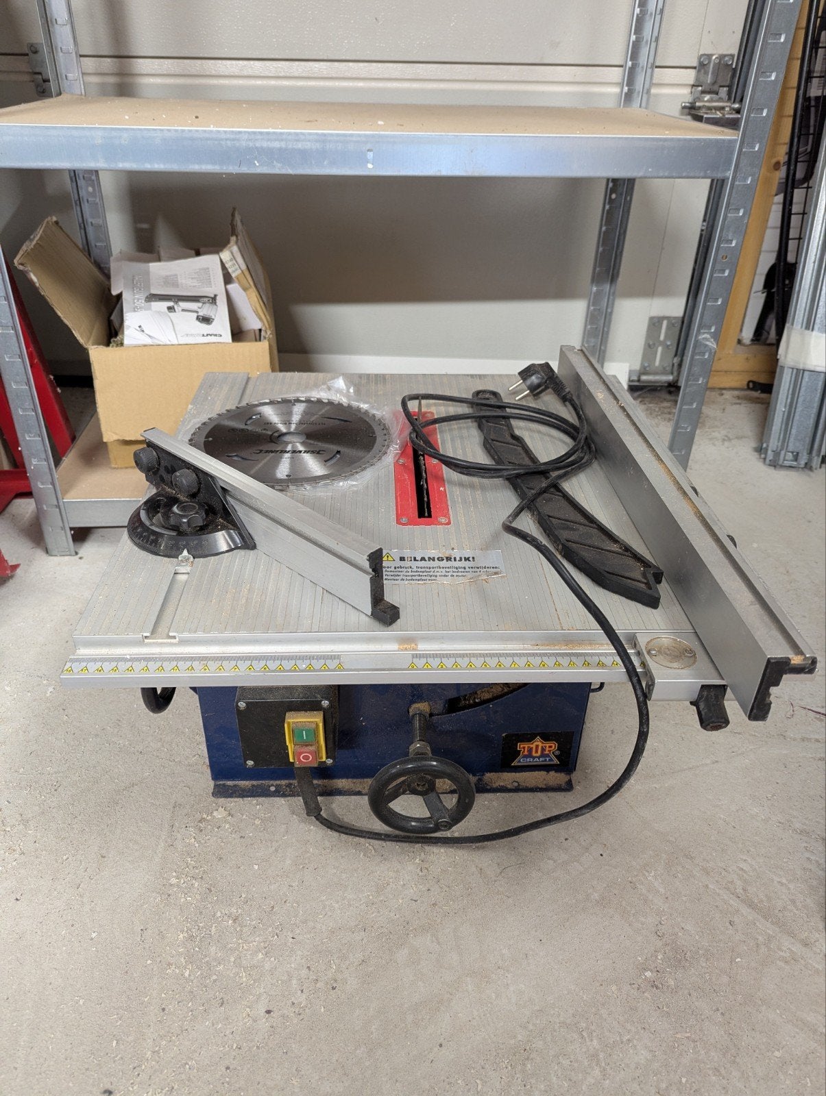 Tafelzaag TTS-205/1000 (1000W) met extra zaagbladen, Ophalen, Gebruikt, Cirkelzaag, 600 tot 1200 watt