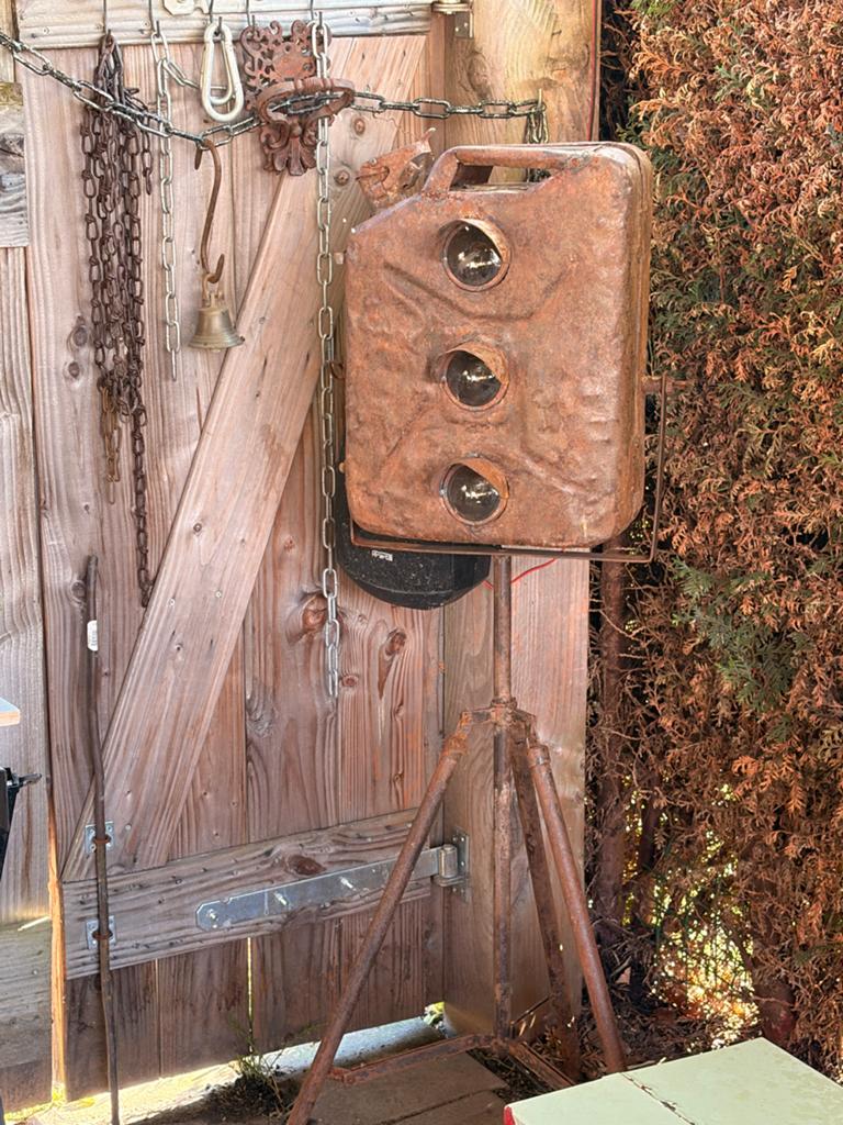 Unieke Staande Lamp van Benzine Jerrycan - Industrieel Desig, Ophalen, Gebruikt, Metaal, Bruin