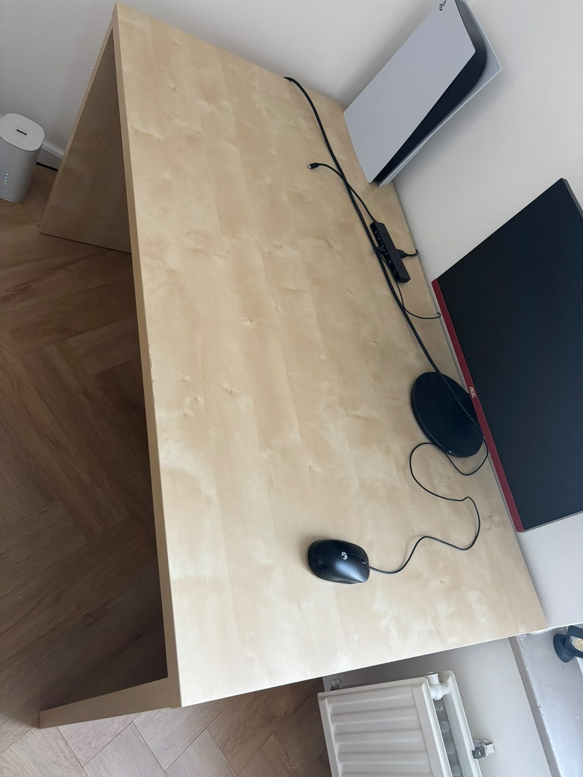 Ikea Malm-bureau, lichte gebruikssporen, Huis en Inrichting, Ophalen, Zo goed als nieuw