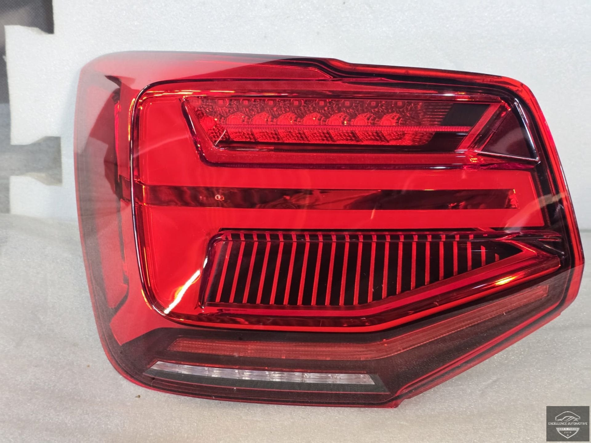 Audi Q2 81A Facelift 2020+ LED Achterlicht Links 81A945091B, Gebruikt, AUDI AG, Auto-Union-Strasse 1
85045  Ingolstadt, DE, Kundenbetreuung@audi.de