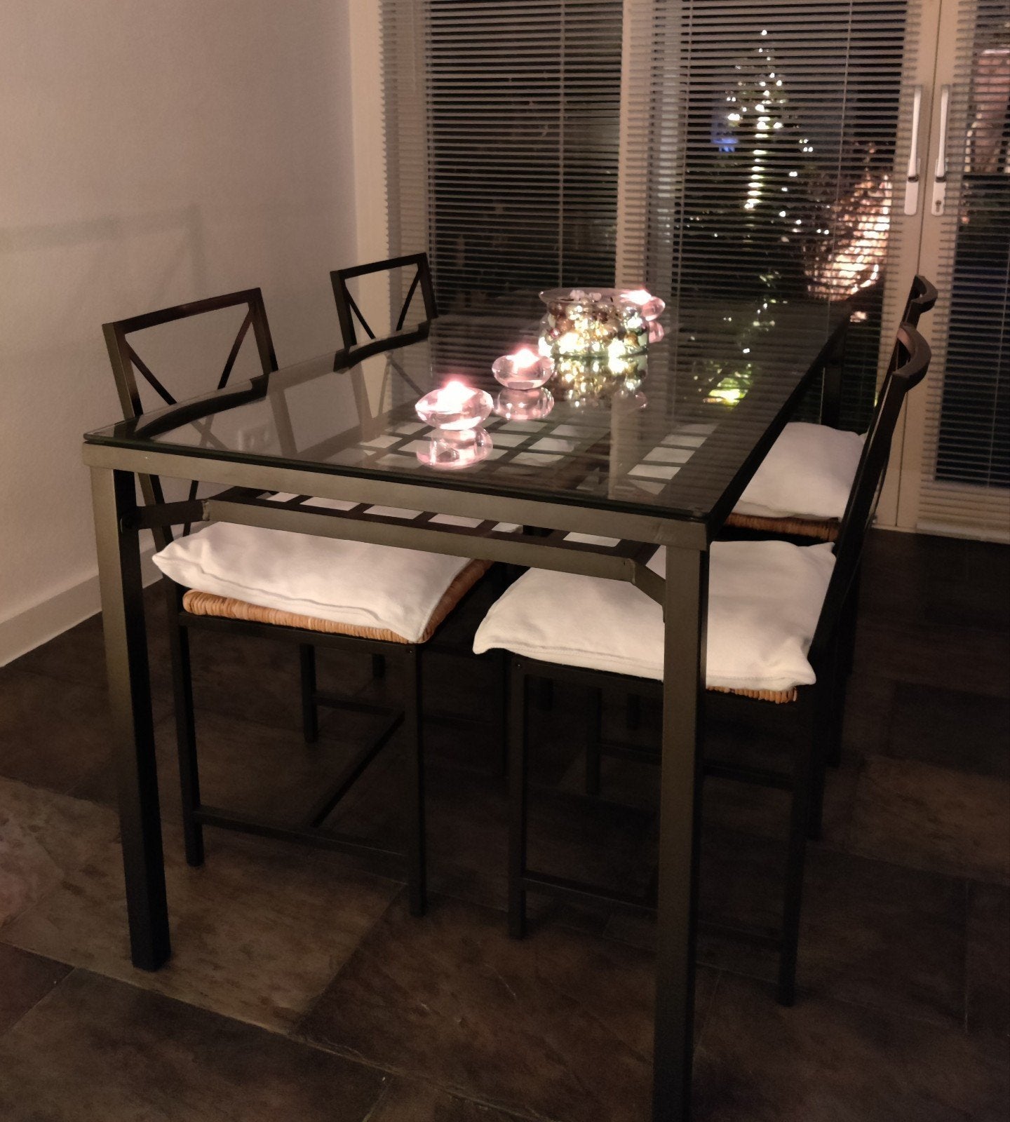 Tafel met glazen blad en vier stoelen, Ophalen, Gebruikt, 100 tot 150 cm, Glas