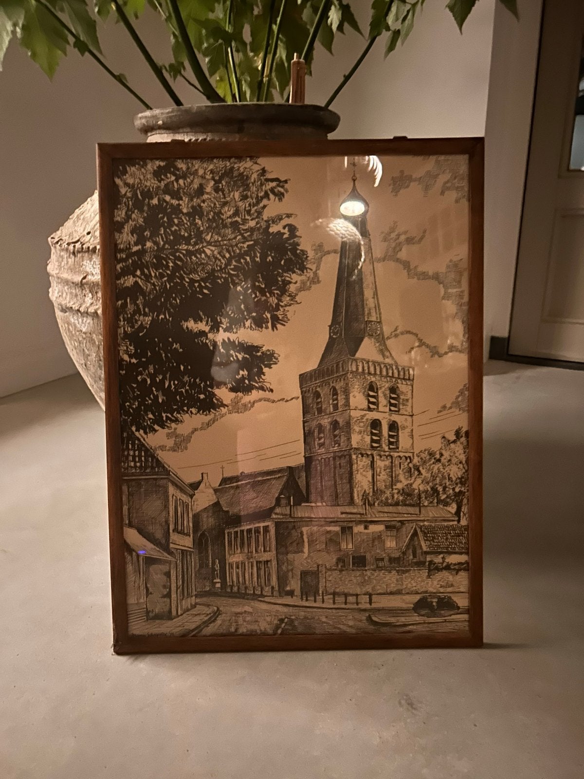 Mooi getekend schilderij Oude Kerk Barneveld met markt, Ophalen of Verzenden, Schilderij, Pentekening, Ingelijst