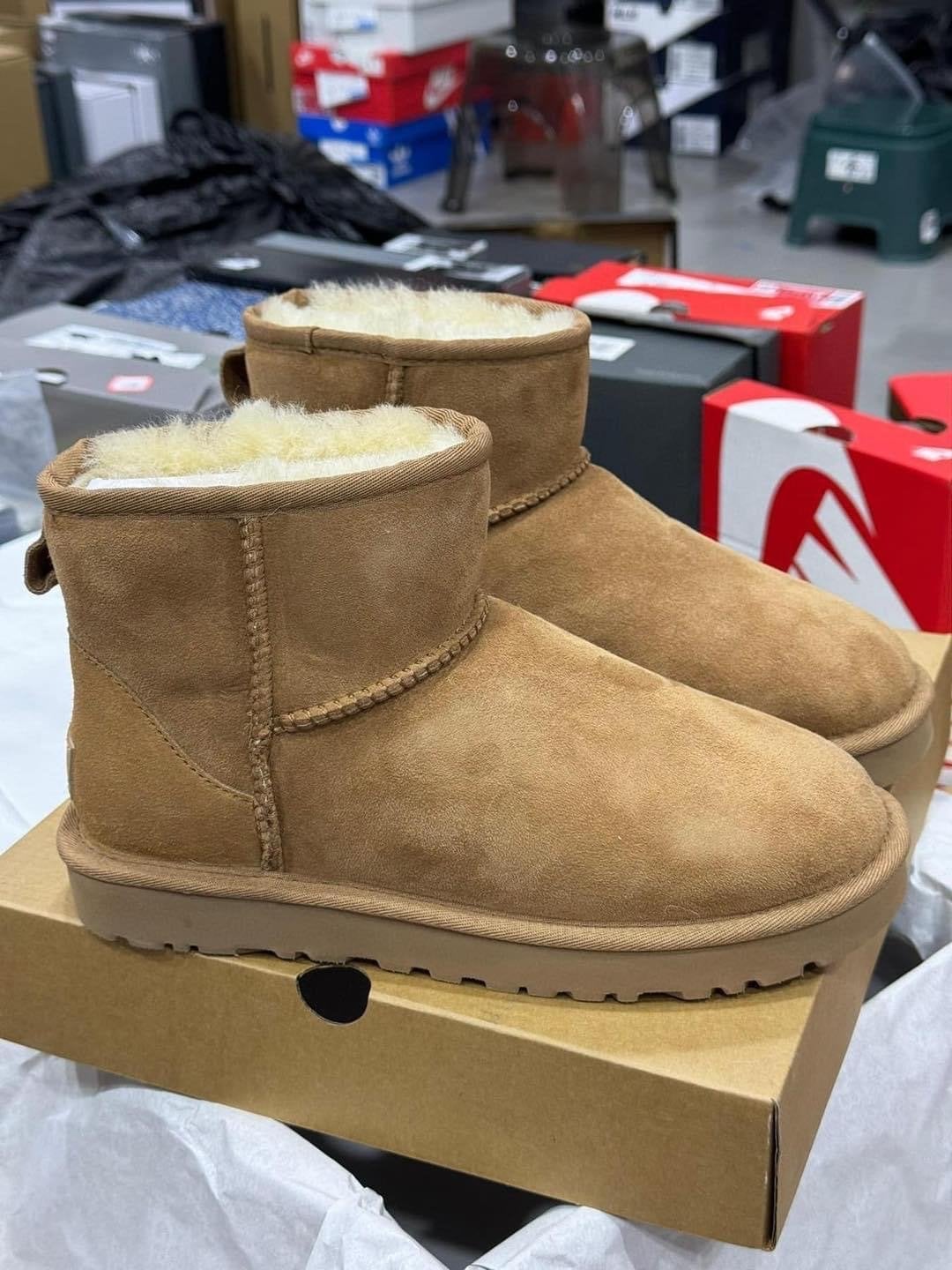 Uggs Laarzen - Comfortabel en Stijlvol, Ophalen of Verzenden, Nieuw, Bruin, Lage of Enkellaarzen