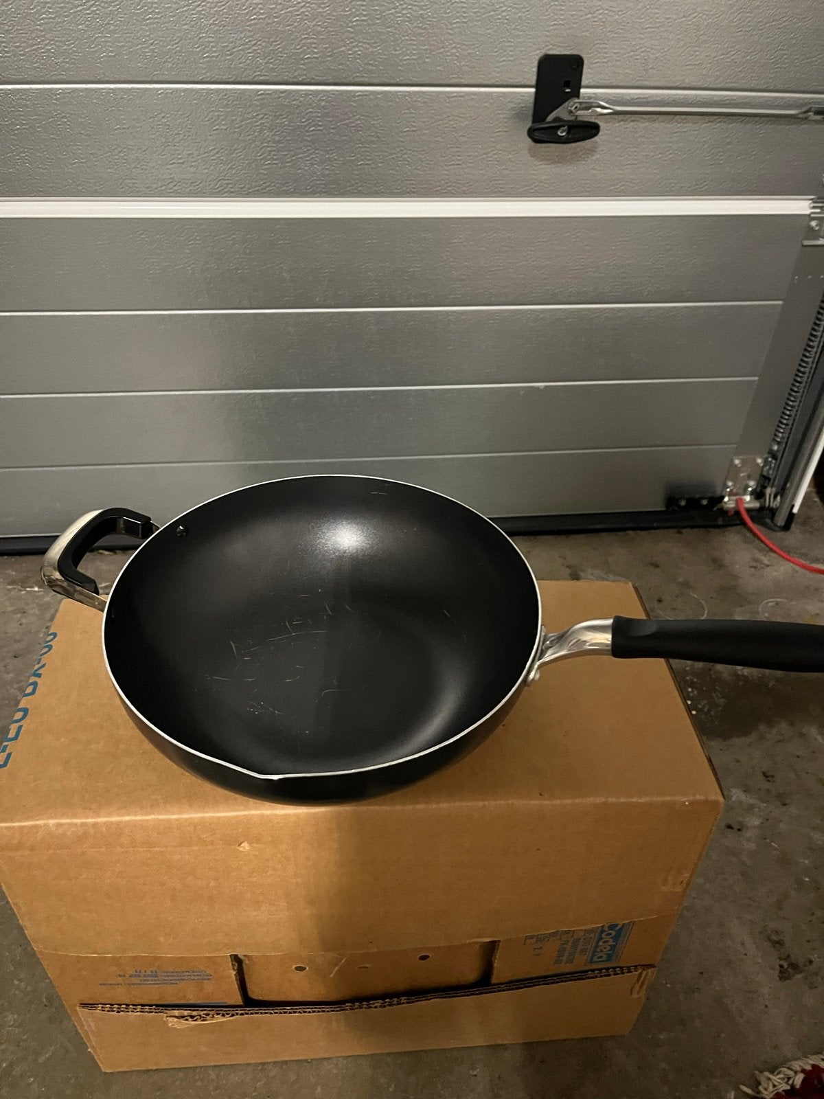 Gebruikte Wokpan met Deksel - Ideaal voor Roerbakken, Huis en Inrichting, Gebruikt, Antiaanbaklaag, Aluminium, Ophalen of Verzenden