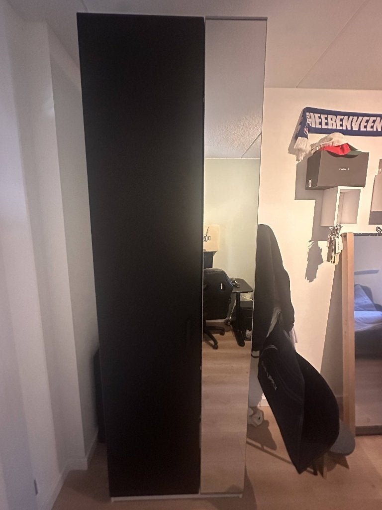 Kledingkast met spiegel, lade en 2 planken (75x57x236cm), Huis en Inrichting, 50 tot 100 cm, Zo goed als nieuw, 50 tot 75 cm, Ophalen