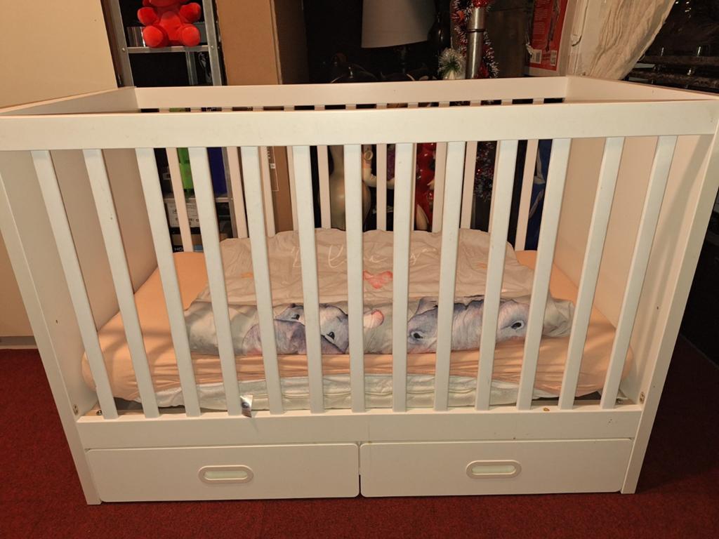 ledikantbedje en commode baby, Ophalen, Zo goed als nieuw, Jongetje of Meisje