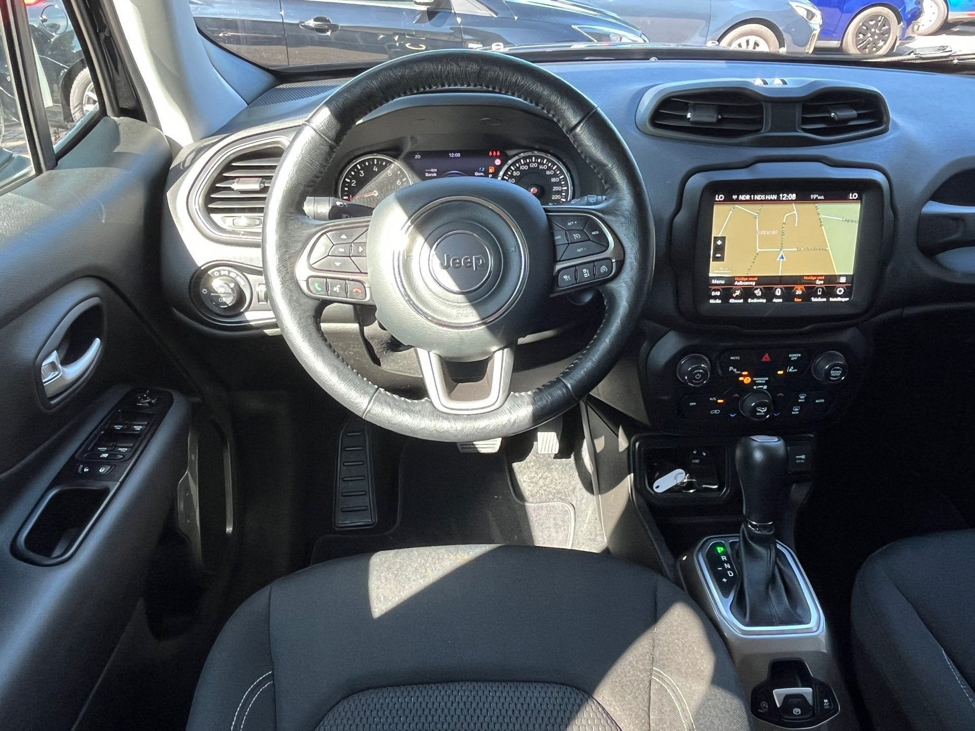 Jeep Renegade 1.3T Limited 150PK Automaat,Navi,Clima,Cruise,, Auto's, Stof, Gebruikt, Lichtsensor, 4 cilinders