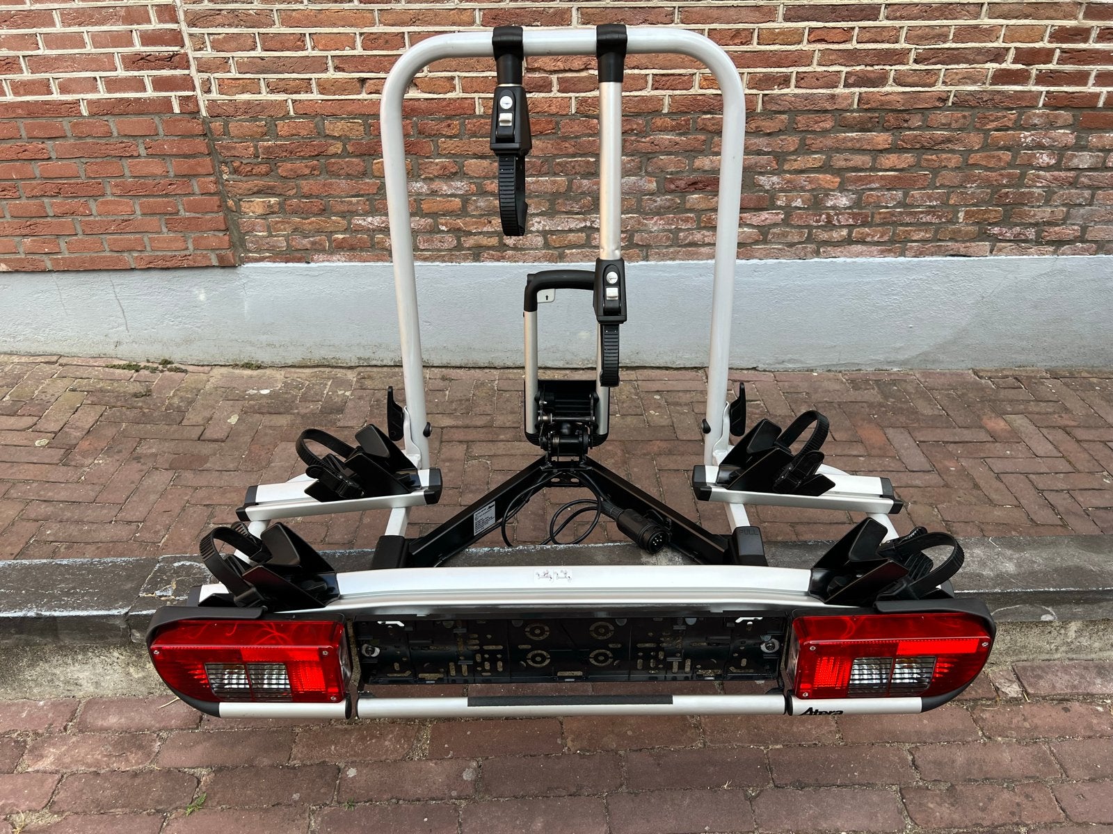 Atera Strada E-Bike fietsendrager voor 2 elektrische fietsen, Ophalen, Zo goed als nieuw, 2 fietsen, Trekhaakdrager