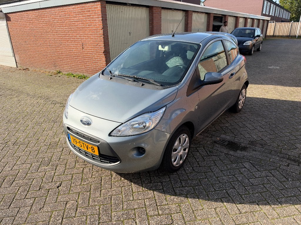 Ford Ka 1.2 69pk 2011 Grijs, Auto's, Voorwielaandrijving, Stof, 1242 cc, 4 cilinders