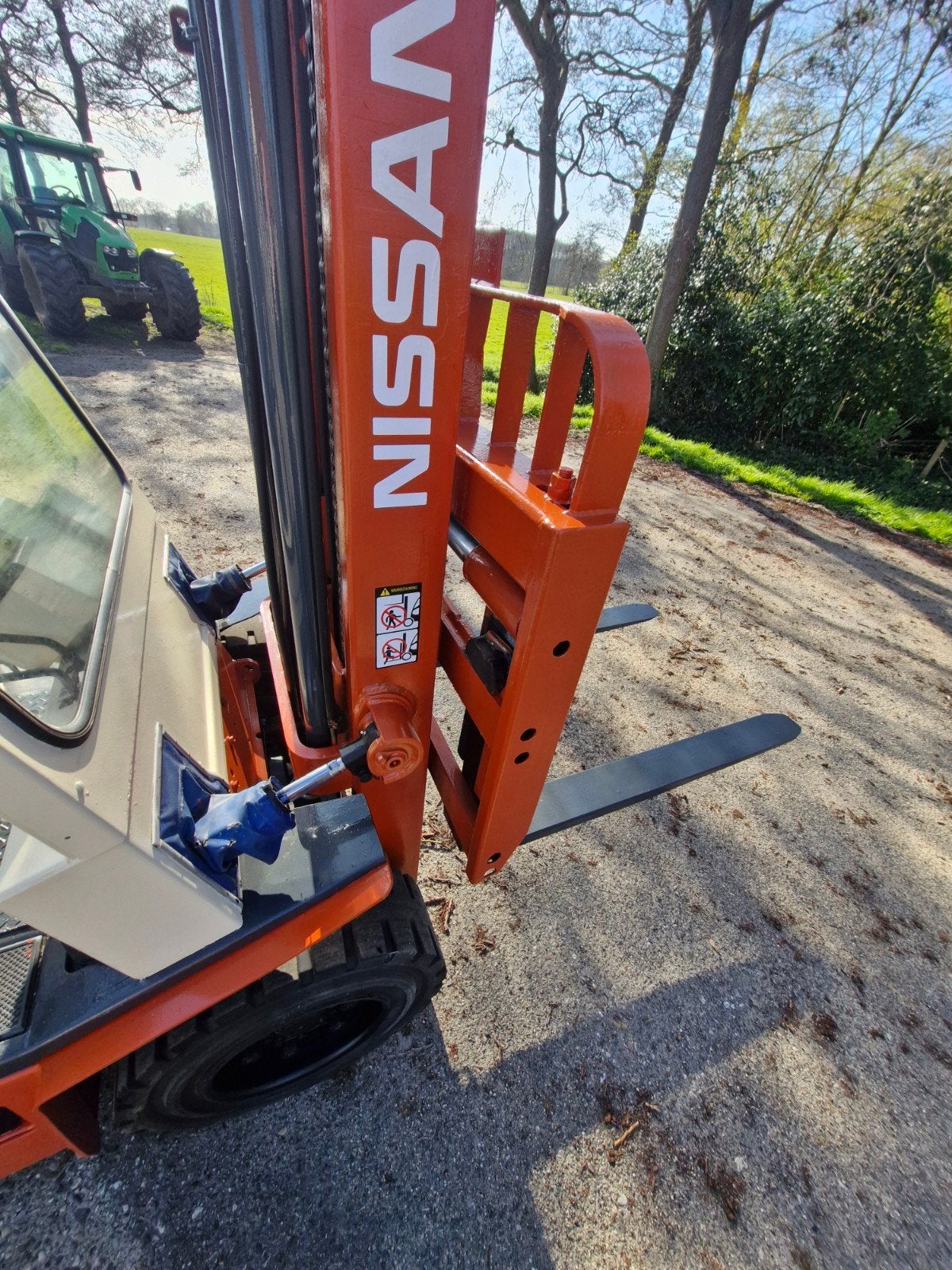 Foto 5 van Heftruck Nissan vorkheftruck 3000kg gas RGH 02A - 30U duplo
