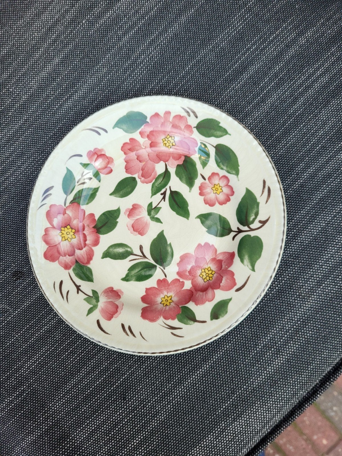 Vintage bordje met roze bloemenpatroon, Ophalen