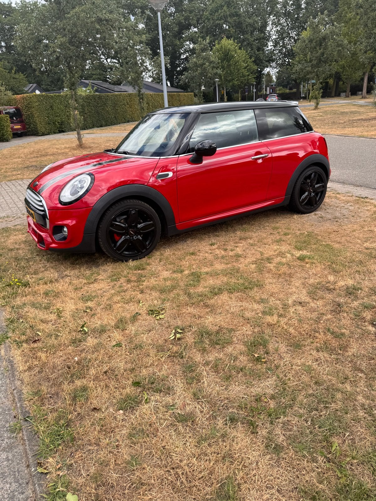 Mini 1.5 Cooper AUT 2014 Rood, Auto's, 136 pk, 4 stoelen, 49 €/maand, Origineel Nederlands