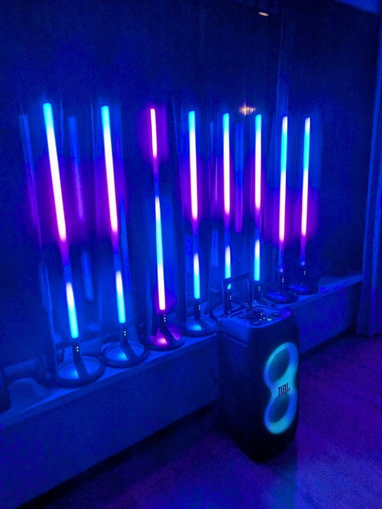 Gezocht!!! JBL Party Lights gezocht!, Ophalen of Verzenden, 120 watt of meer, Front, Rear of Stereo speakers, JBL