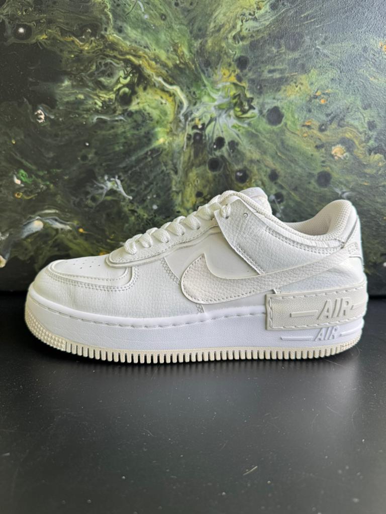 Verkocht!, Kleding | Dames, Schoenen, Overige kleuren, Ophalen of Verzenden, Sneakers of Gympen, Zo goed als nieuw