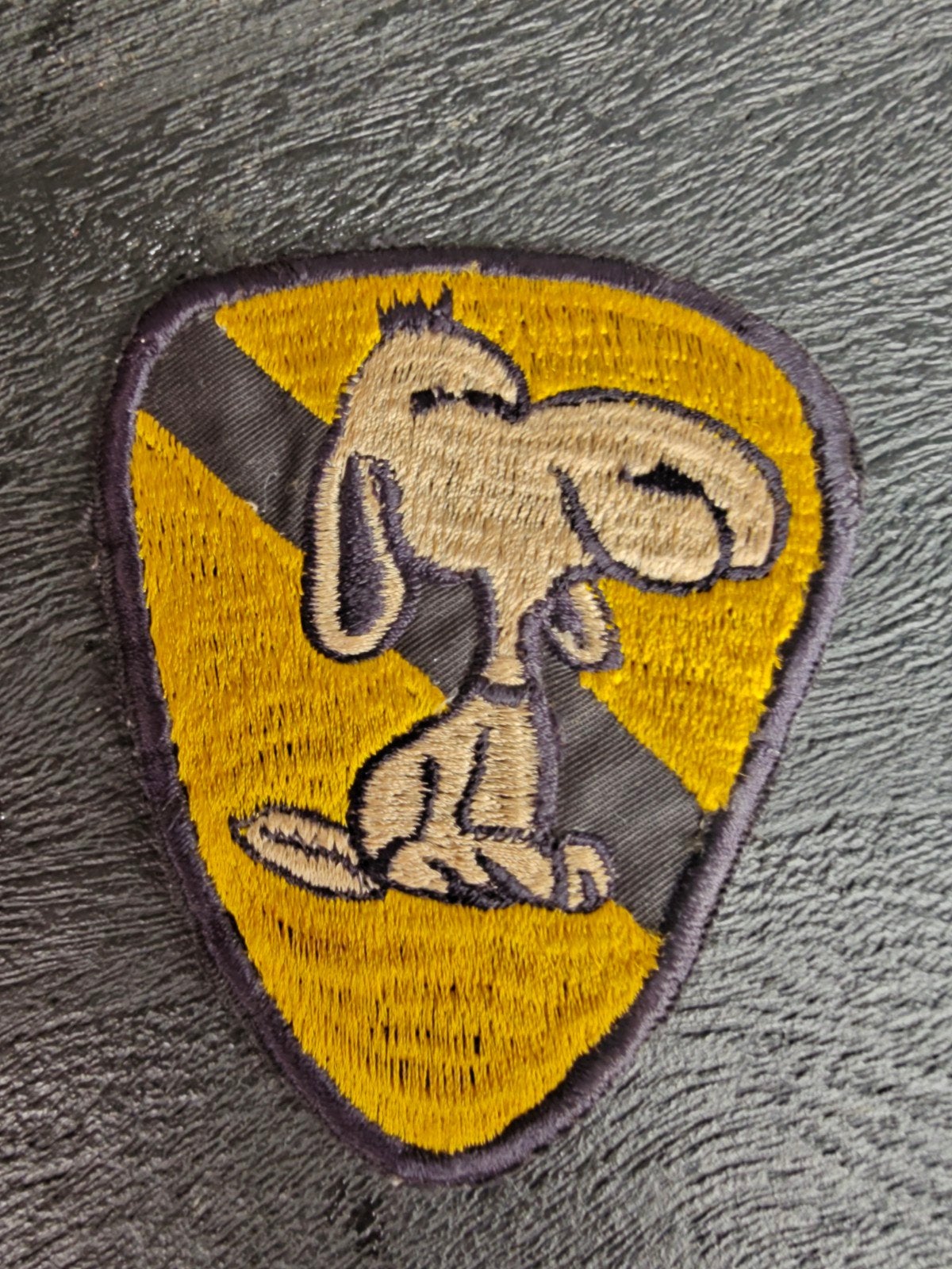 Vietnam War SNOOPY 1st CAVALRY US Army Cloth Patch Peanuts F, Ophalen of Verzenden, Landmacht, Amerika, Embleem of Badge