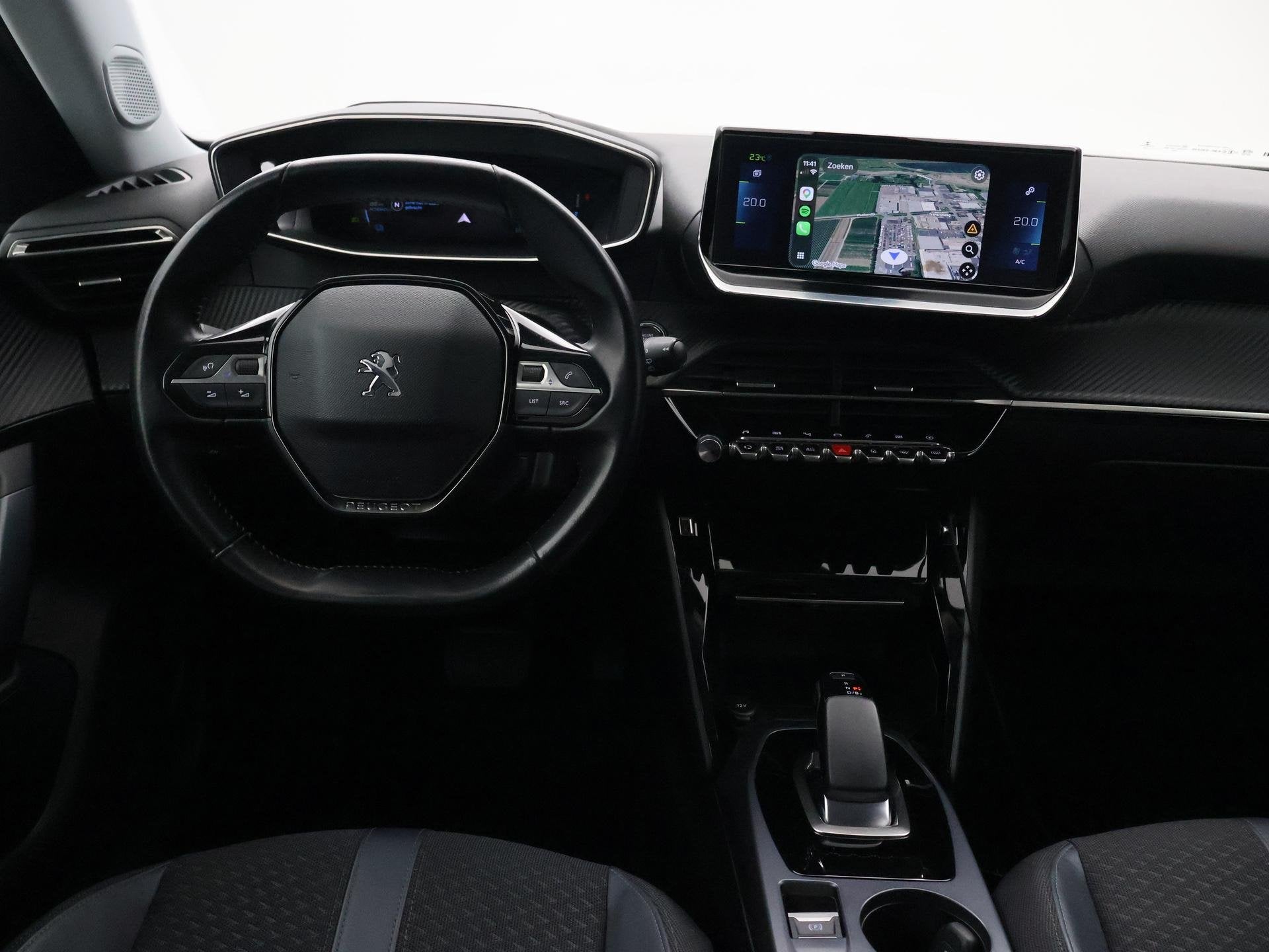 Peugeot e-2008 EV ALLURE 50 kWh + CAMERA | LED | CARPLAY | S, 330 km, Gebruikt, Lane Keeping Assist, 1523 kg