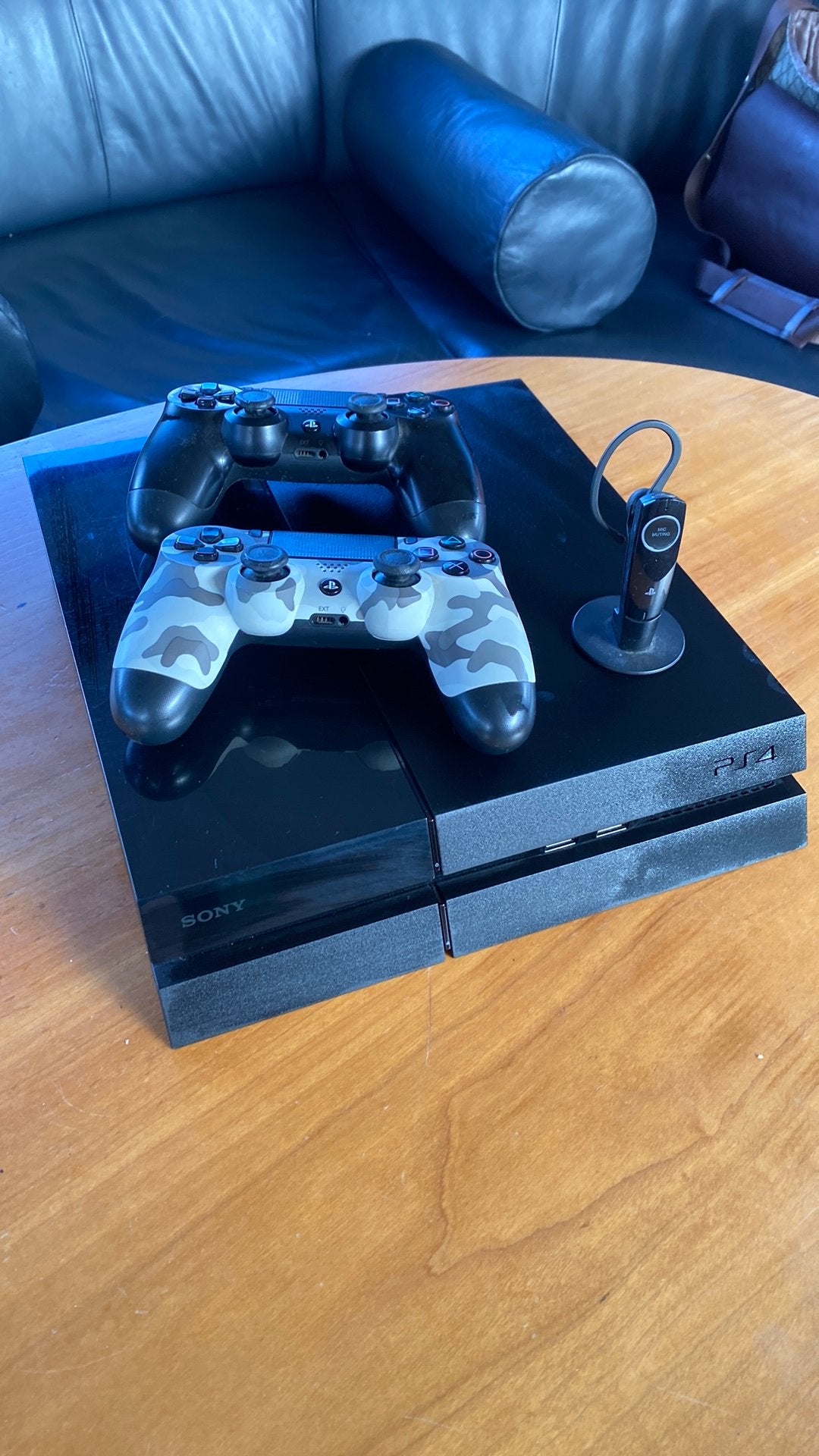 Playstation 4, Ophalen of Verzenden, Zo goed als nieuw, Met 2 controllers, Original