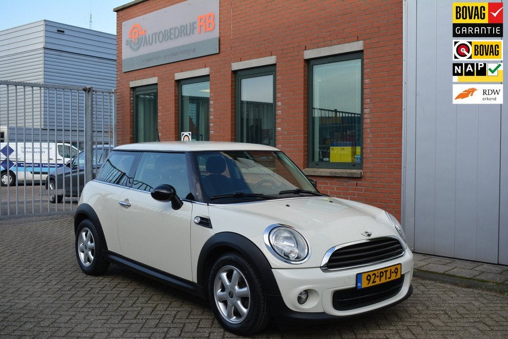 Mini Mini 1.6 One MINIMALIST Business Line NL Auto/ Dealer O, Voorwielaandrijving, Euro 5, Stof, Zwart