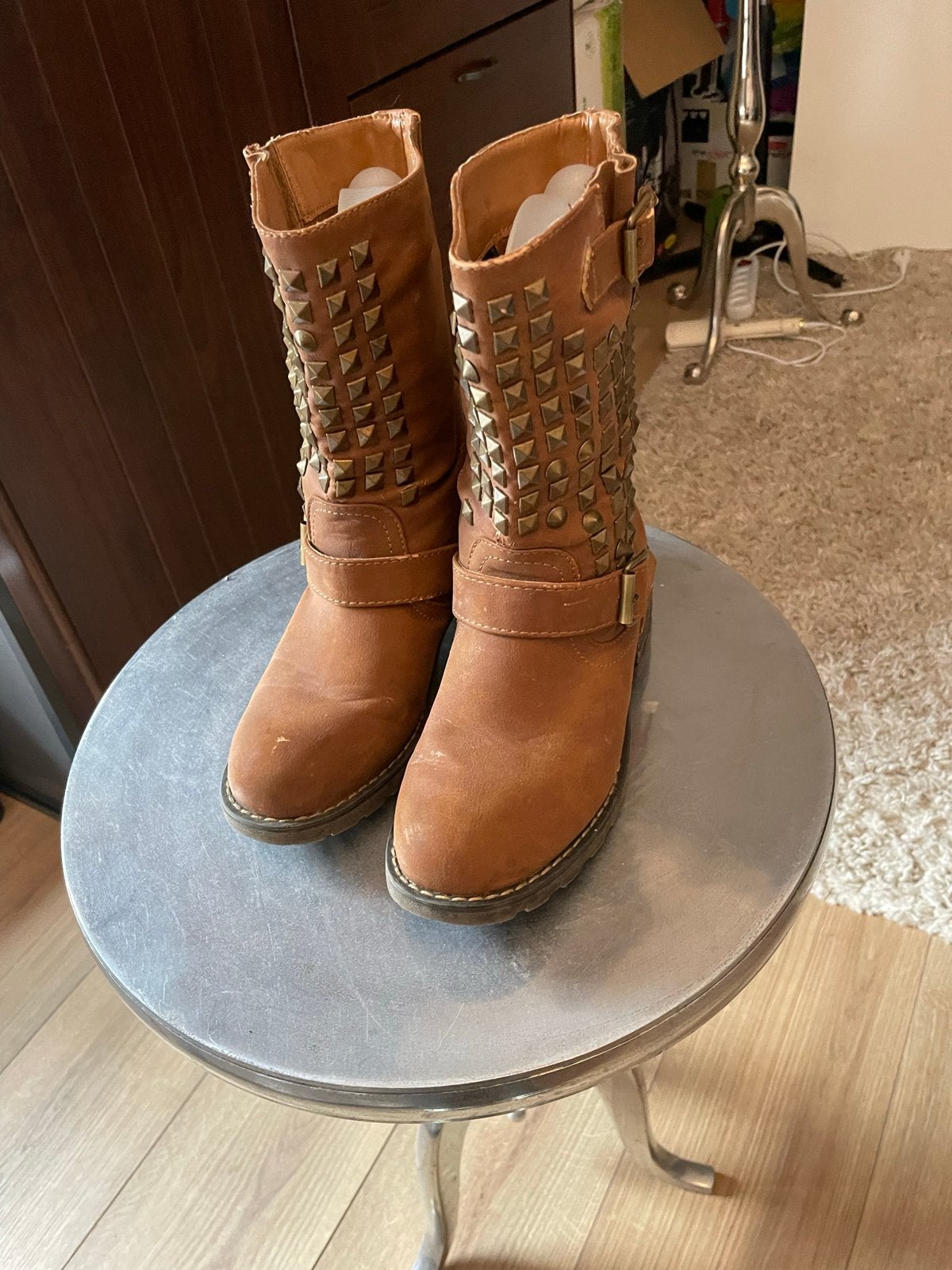 Bruine laarzen met studs - Maat 38, Ophalen of Verzenden, Gedragen, Bruin, Lage of Enkellaarzen