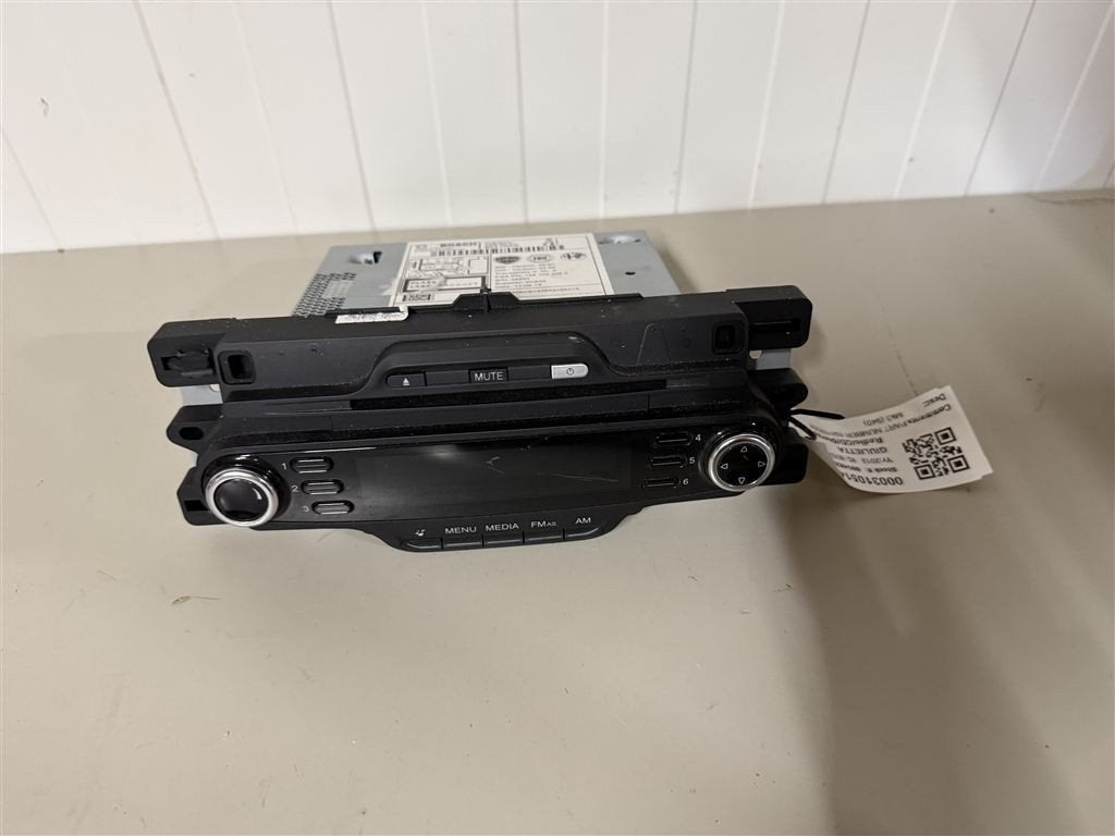Alfa Romeo Giulietta radio media unit 15610235, Auto diversen, Auto-accessoires, Zo goed als nieuw, Ophalen of Verzenden