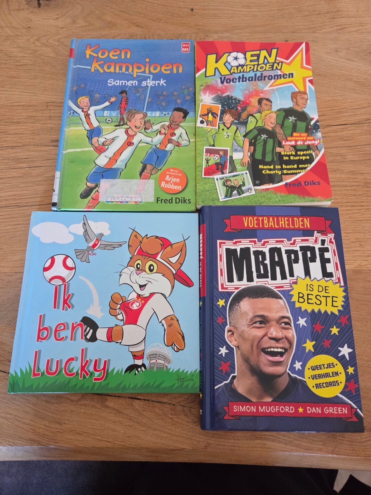 Voetbalboeken voor kinderen: Koen Kampioen, Lucky, Mbappé, Ophalen of Verzenden, Gelezen, Fred Diks, Simon Mugford, Dan Green