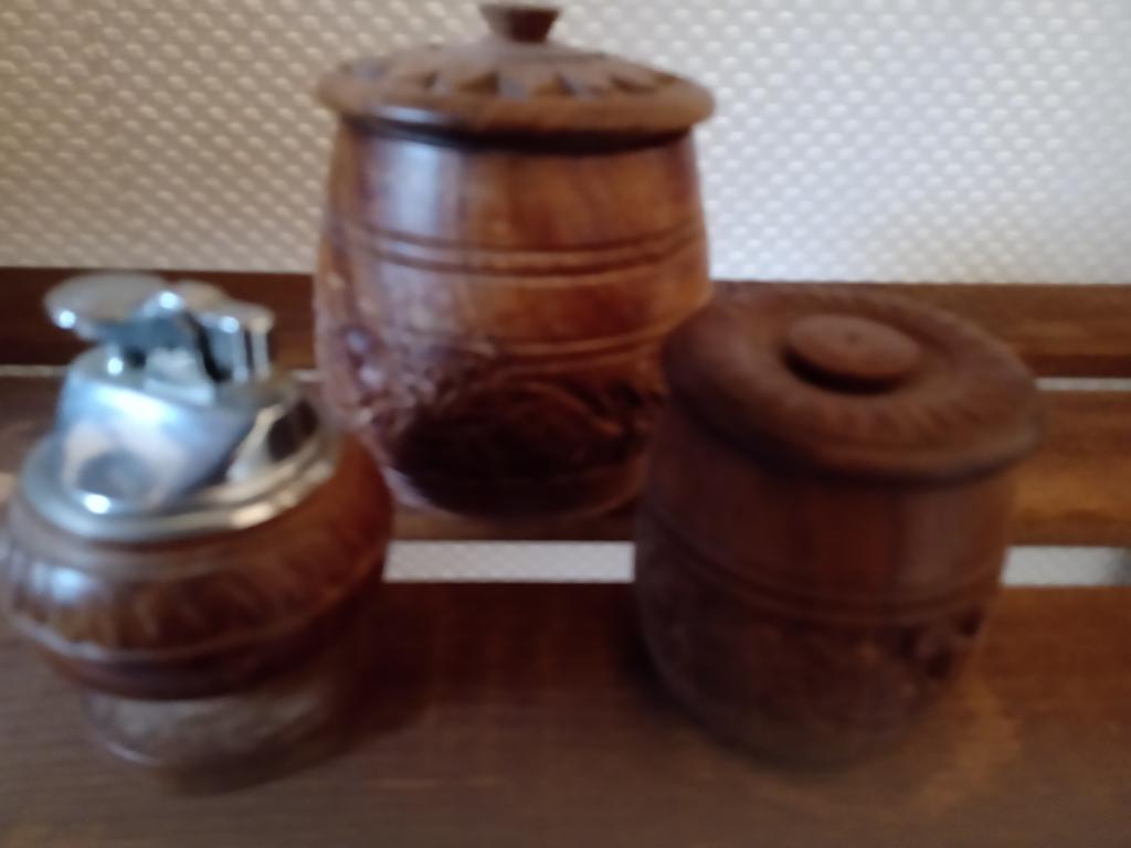 2 potjes + aansteker, Ophalen of Verzenden, Hout, Bruin