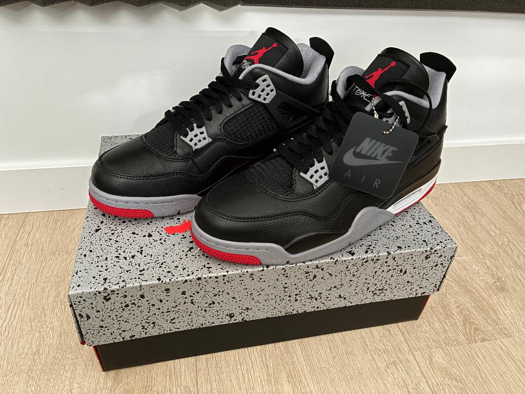 Air Jordan 4 Bred Reimagined [45,5], Kleding | Heren, Schoenen, Zwart, Air Jordan, Nieuw, Ophalen of Verzenden