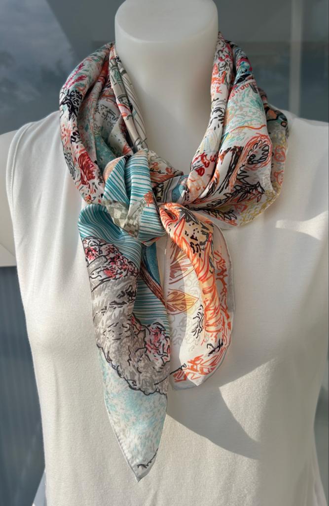 Zijden sjaal met kleurrijke print - Zo goed als nieuw, Kleding | Dames, Mutsen, Sjaals en Handschoenen, Ophalen of Verzenden, Zo goed als nieuw