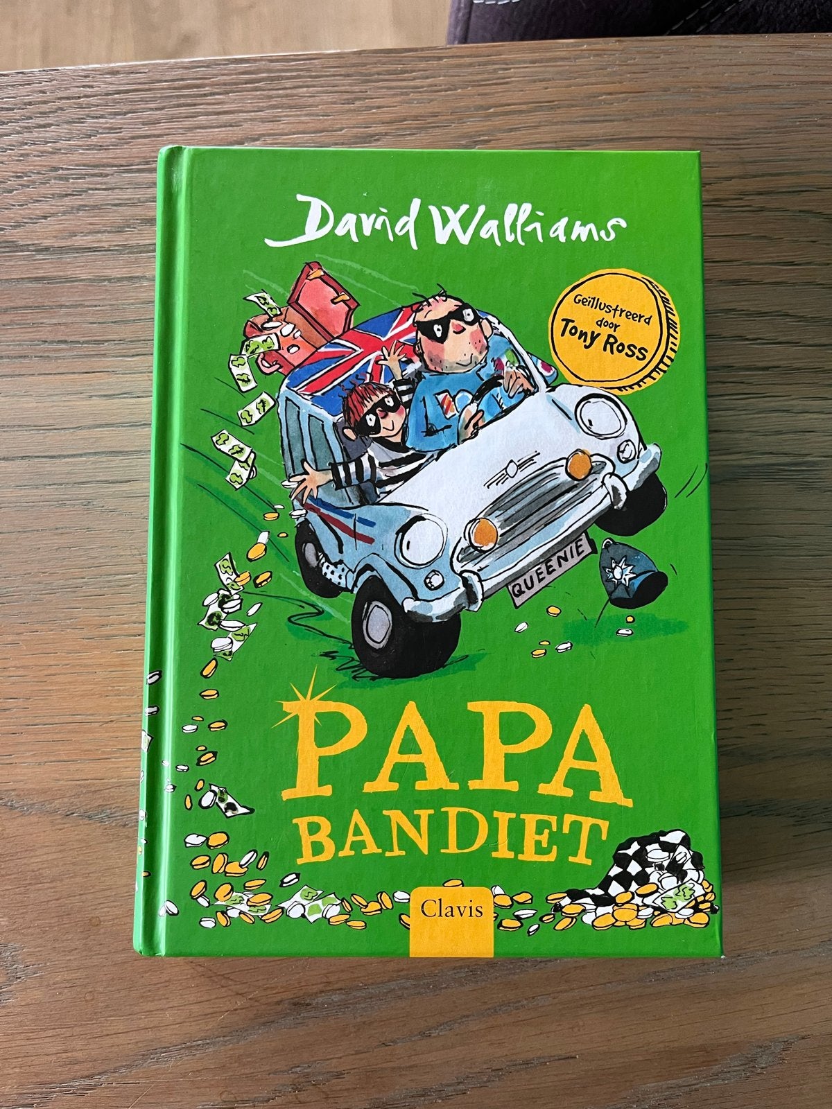 Papa Bandiet - David Walliams (Geïllustreerd door Tony Ross), Boeken, Ophalen of Verzenden, Zo goed als nieuw, Fictie