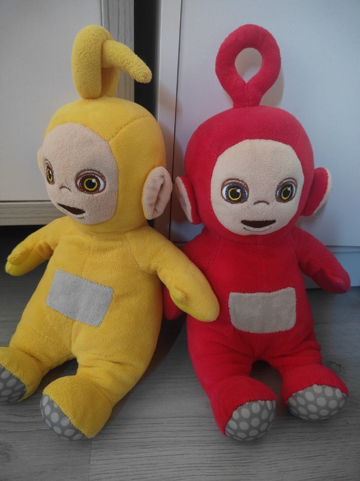 Teletubbies knuffels - Geel (Laa-Laa) en Rood (Po), Ophalen, Overige typen, Zo goed als nieuw, Middelgroot (20 tot 80 cm)