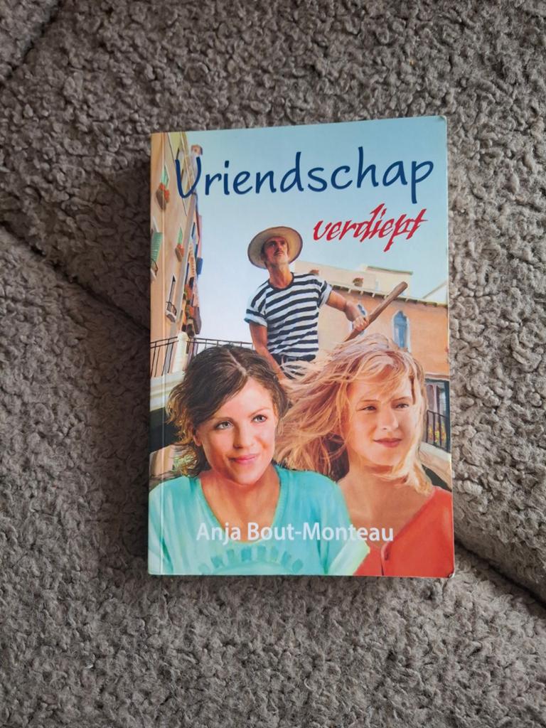 Anja Bout-Monteau - deel 3 vriendschap verdiept, Ophalen of Verzenden, Zo goed als nieuw, Anja Bout-Monteau