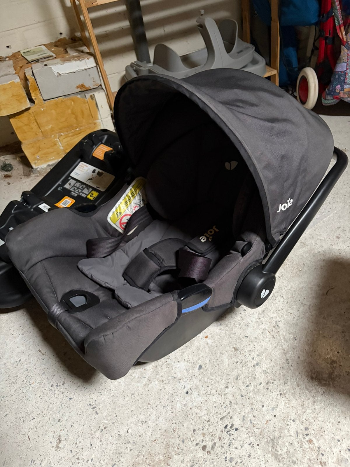 Joie babyautostoel met iso-base, Zo goed als nieuw, Isofix, 0 t/m 13 kg, Ophalen