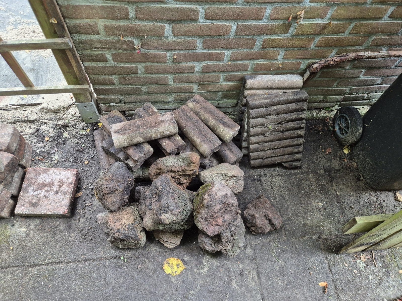 Diverse partij gebruikte stenen en tegels, Ophalen, Overige materialen, Gebruikt, Overige typen