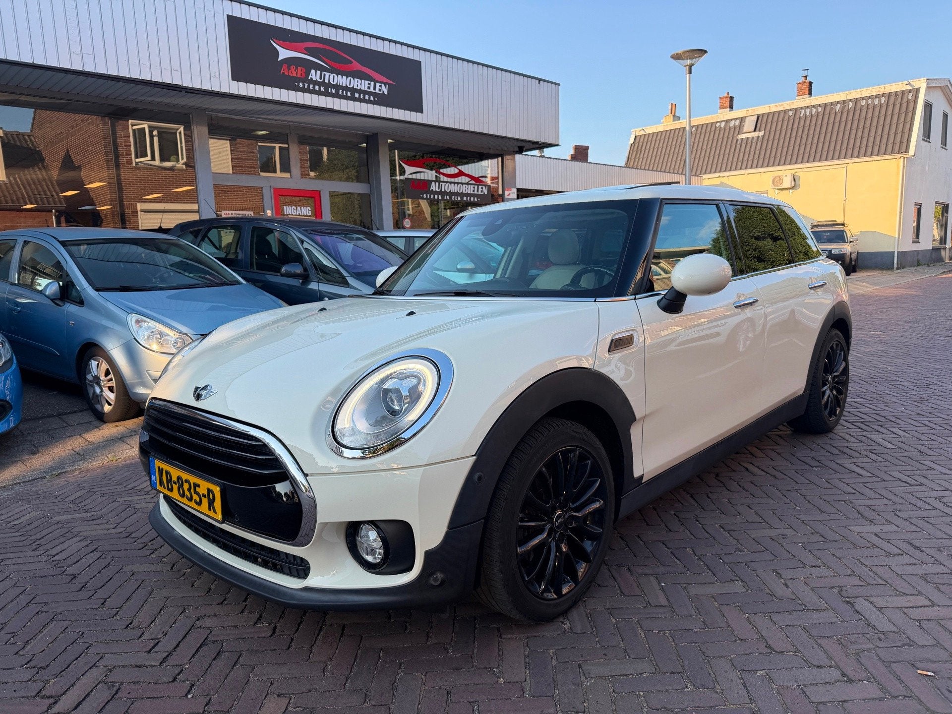 Mini Clubman 1.5 Cooper Chili Business Plus, Voorwielaandrijving, 136 pk, Gebruikt, Wit