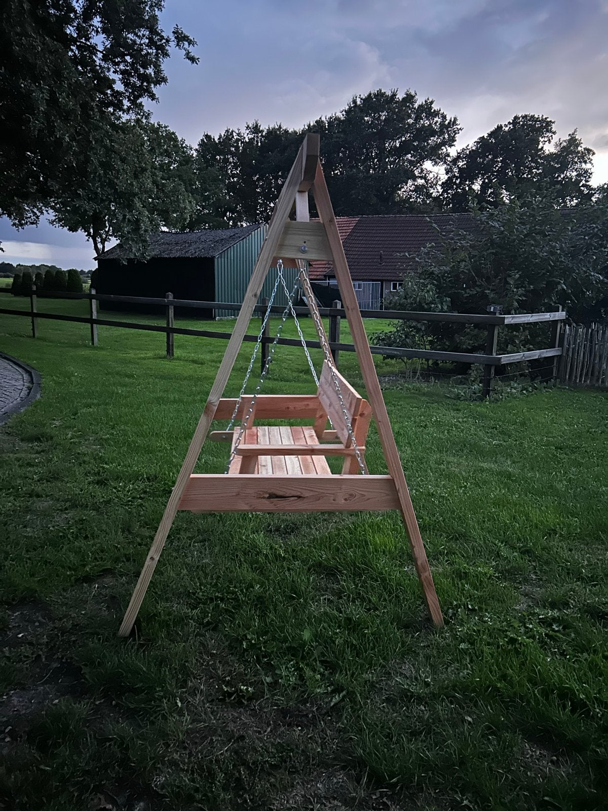 Handgemaakte houten schommelbank voor de tuin, Tuin en Terras, Ophalen, Nieuw, Hout, Schommelbank