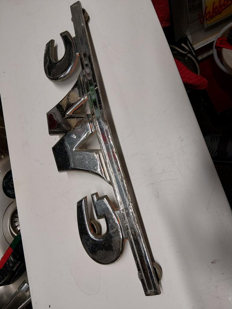 GMC Logo Jaren '50 - Vintage Auto Embleem, Ophalen of Verzenden, Voor, Chevrolet, Spatbord
